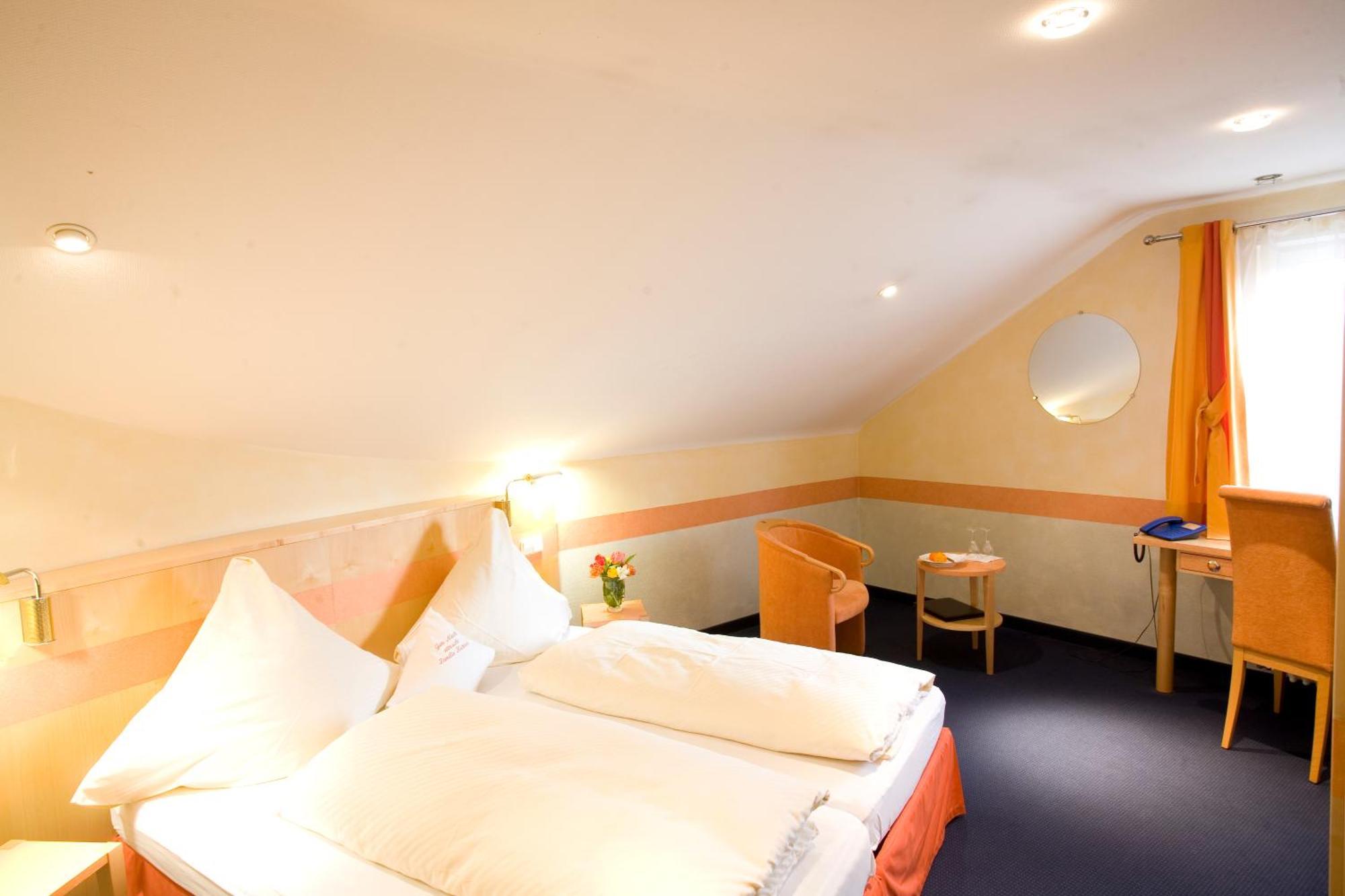 Hotel-Restaurant Steuermann Карлсруе Екстериор снимка